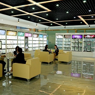 化妝品專(zhuān)營(yíng)店轉(zhuǎn)型關(guān)鍵在于服務(wù)與體驗(yàn)